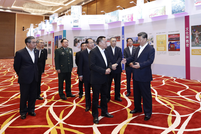 5_Presidente Xi Jinping visita o Complexo da Plataforma de Serviços para a Cooperação Comercial entre a China e os Países de Língua Portuguesa.